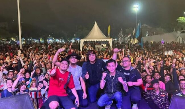 Angkasa Band di Gebyar Salawat Karawang Mengaji