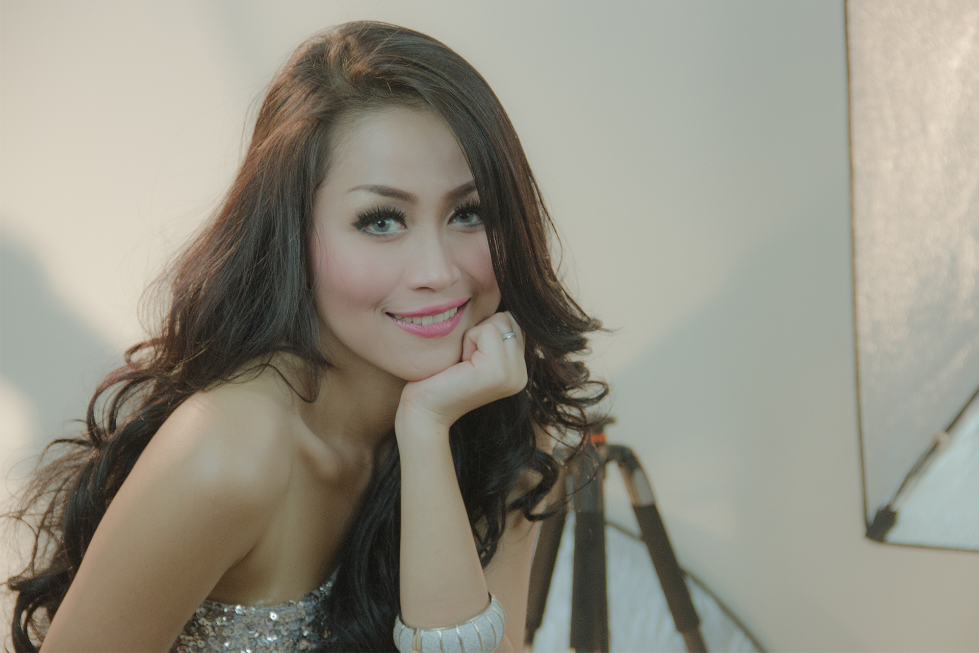 Dewi Luna Artwork Gallery