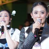 Duo Anggrek Resmi Launching Lagu Goyang Nusantara di Mall Cijantung Bareng Komunitas Zumba