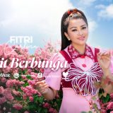 Fitri Carlina Rilis Lagu Penuh Cinta dan Romantis Bukit Berbunga