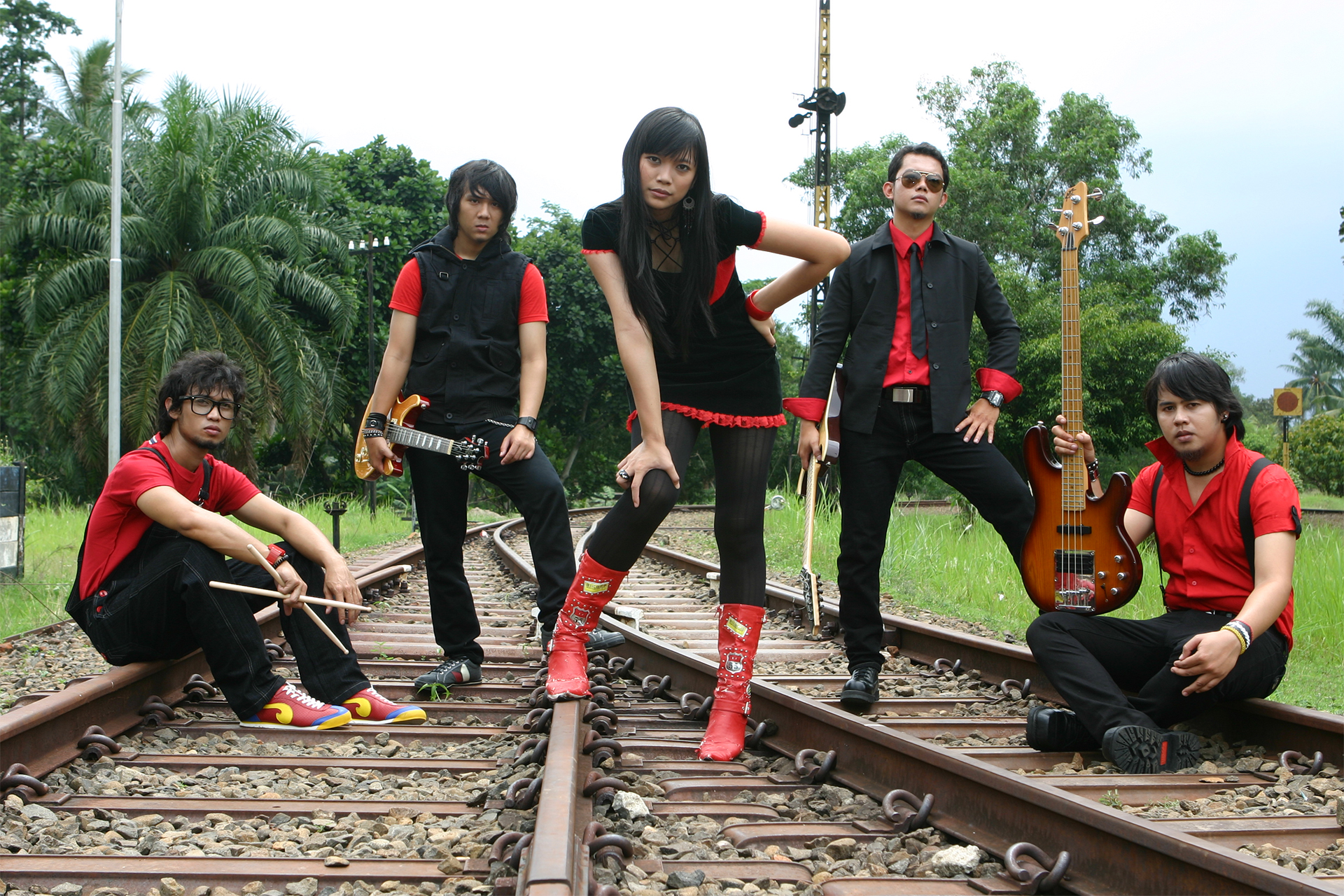 Poin Plus Artwork Gallery