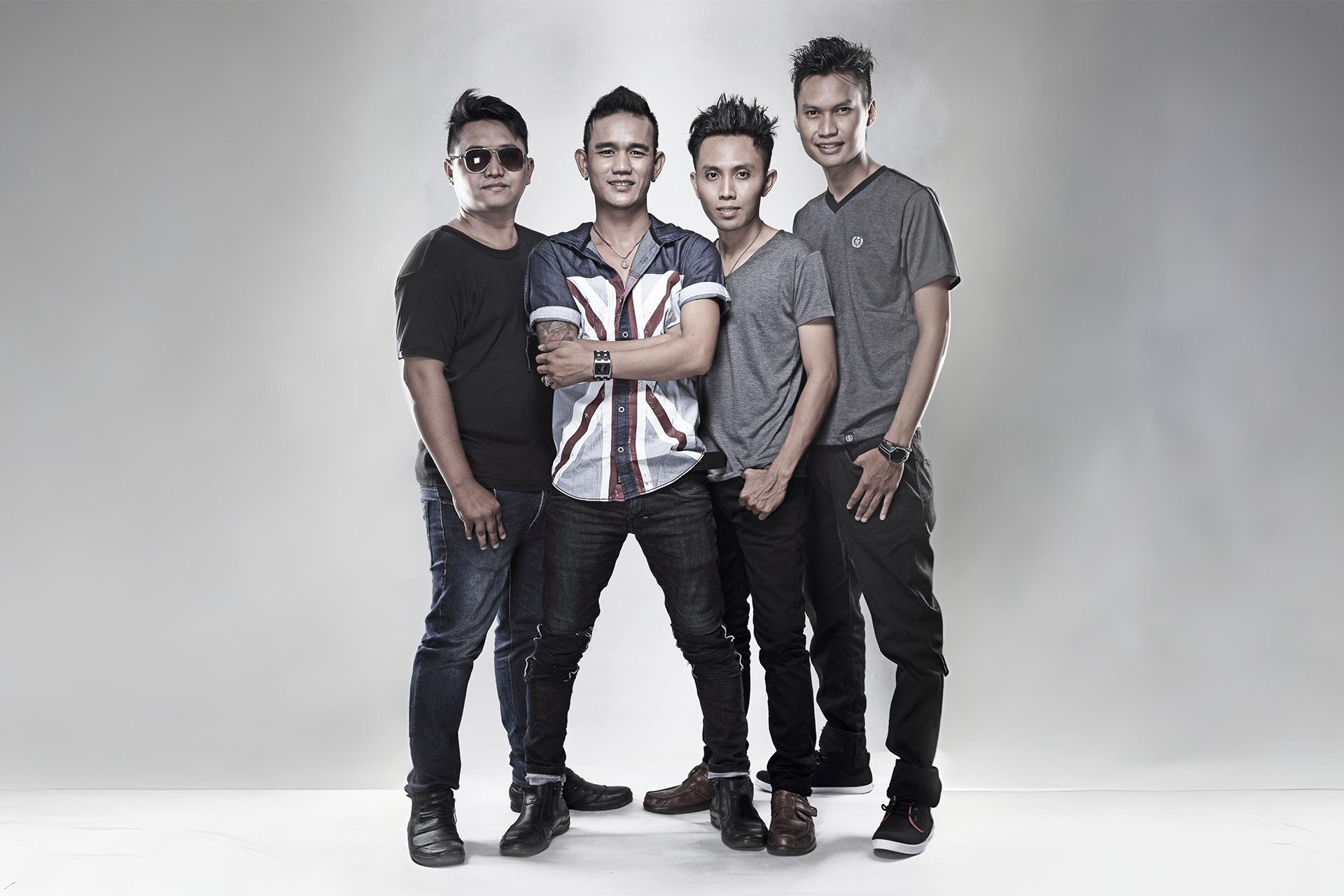 S9mbilan Band Artwork Gallery